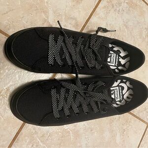 Chrome clip in sneakers